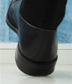 attaque du pas par le talon