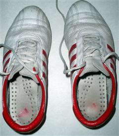 chaussure déformée basket